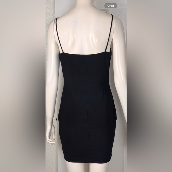 Day&Night Elegant Short Black Sleeveless Dress - Picture 4 of 10